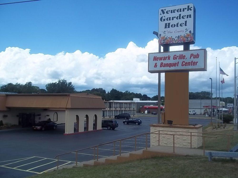 Newark Garden Finger Lakes Hotel エクステリア 写真